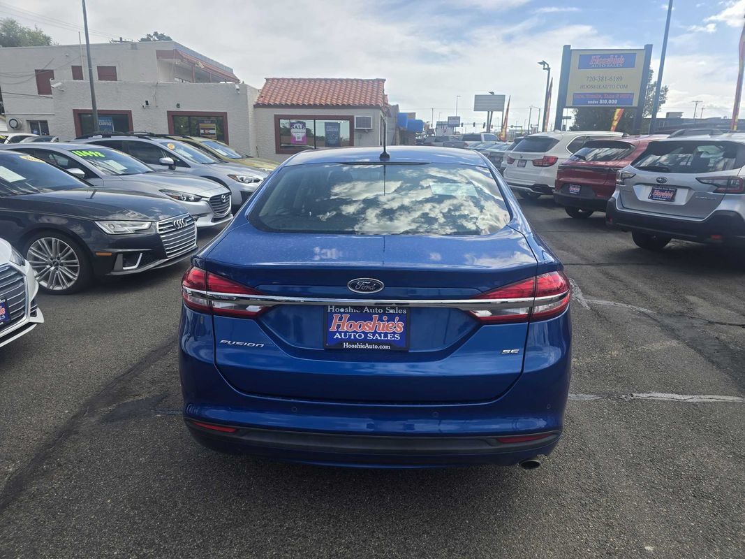 Used 2017 Ford Fusion SE FWD image 10