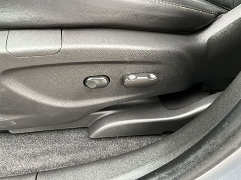 Used 2019 Chevrolet Trax LT w/ LT Convenience Package image 16