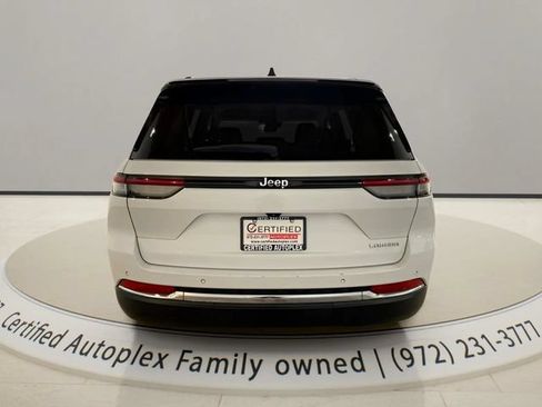 Used 2024 Jeep Grand Cherokee Laredo RWD image 4
