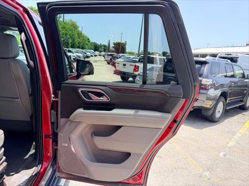 Used 2021 Chevrolet Tahoe LT w/ LT Signature Package RWD image 18