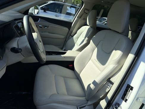 Certified 2023 Volvo XC90 B5 Core w/ Protection Package Premier AWD/4WD image 16