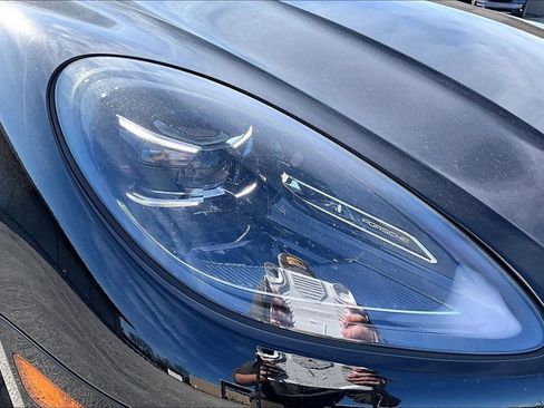 Used 2023 Porsche Macan Turbo image 32