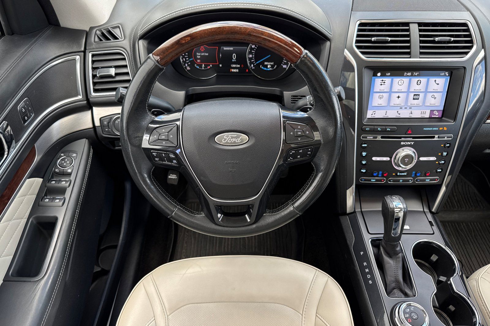 Used 2018 Ford Explorer Platinum AWD/4WD image 14