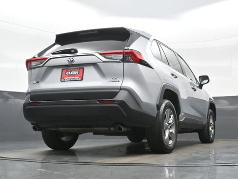 Used 2022 Toyota RAV4 LE AWD/4WD image 29