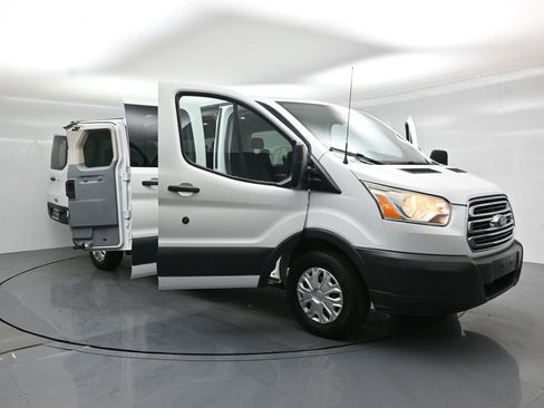 Used 2016 Ford Transit 350 XLT RWD image 27