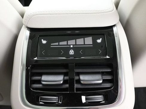 New 2026 Volvo XC60 B5 Ultra w/ Protection Package Premier AWD/4WD image 35