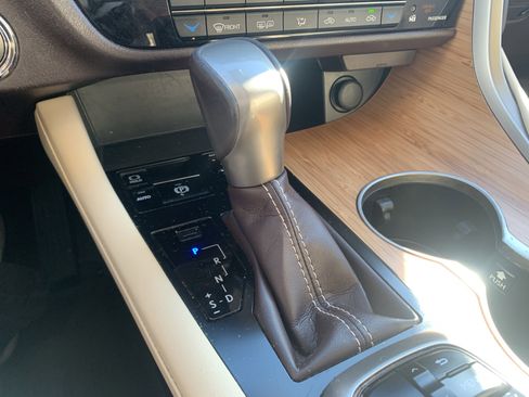 Used 2019 Lexus RX 350L FWD image 26