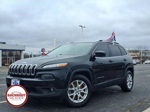 Used 2018 Jeep Cherokee Latitude Plus FWD image 3