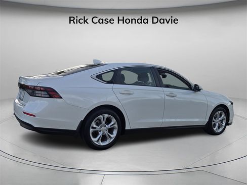Used 2023 Honda Accord LX image 6