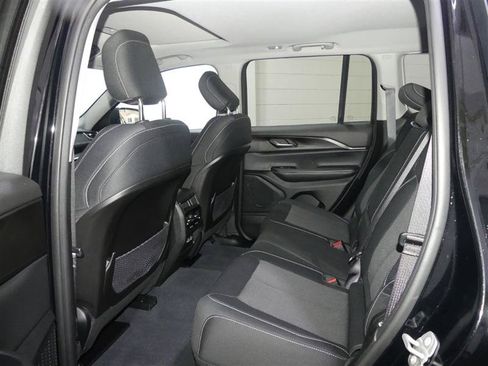 Used 2023 Jeep Grand Cherokee Laredo w/ Luxury Tech Group I AWD/4WD image 27