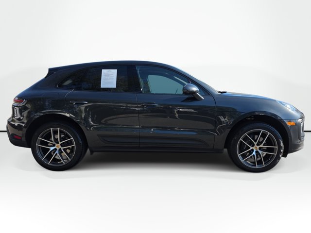 Used 2025 Porsche Macan AWD/4WD image 4