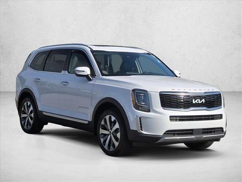 Used 2022 Kia Telluride S image 3
