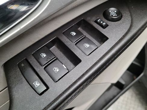 Used 2016 Chevrolet Equinox LS image 27