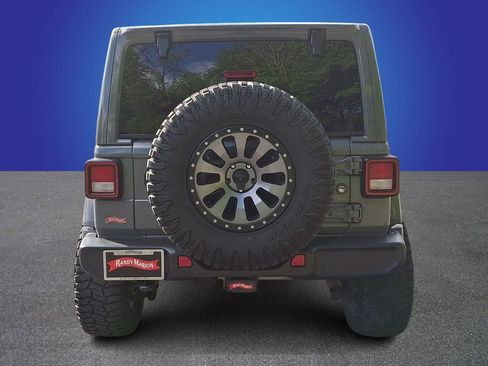 Used 2021 Jeep Wrangler Unlimited Sahara AWD/4WD image 5