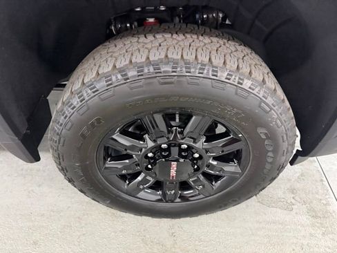 New 2026 GMC Sierra 2500 AT4 w/ AT4 Premium Plus Package AWD/4WD image 4