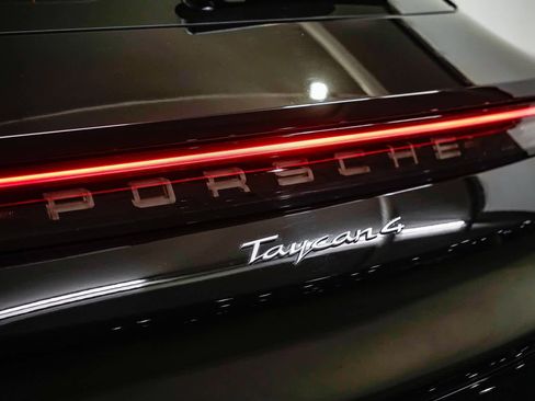 Used 2023 Porsche Taycan 4 Cross Turismo image 10