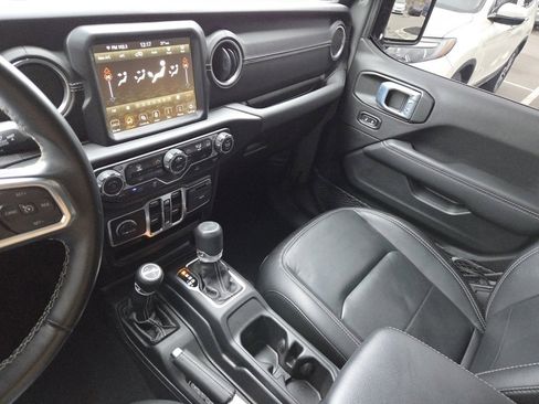 Used 2021 Jeep Wrangler Unlimited Sahara image 38