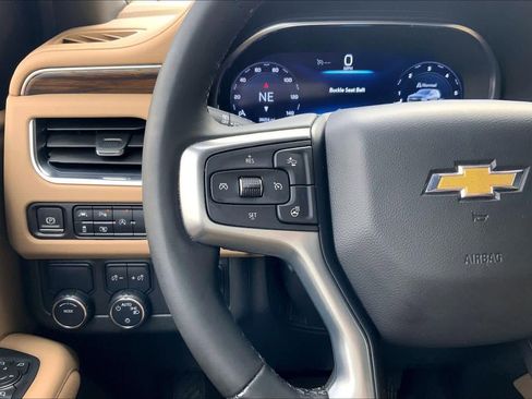 Used 2024 Chevrolet Suburban Premier image 21
