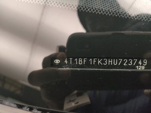 Used 2017 Toyota Camry XLE w/ Moonroof Package image 33