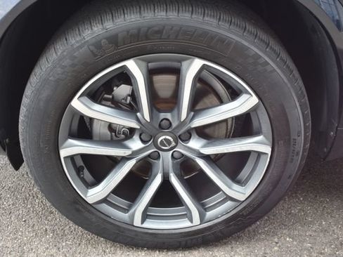 Used 2017 Volvo XC90 T6 Momentum w/ Convenience Package AWD/4WD image 51