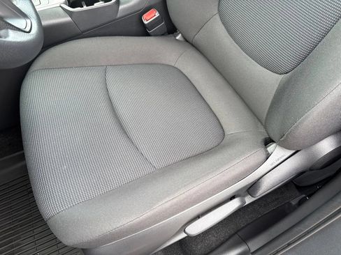 Used 2025 Toyota RAV4 LE AWD/4WD image 15