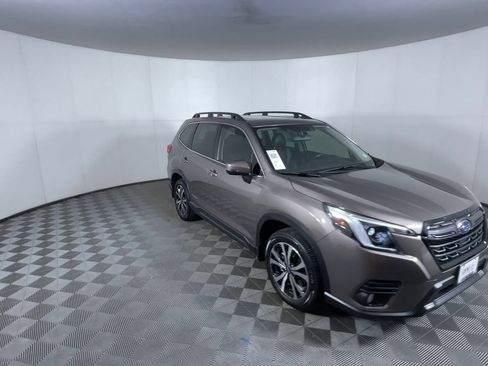 Used 2023 Subaru Forester Limited image 2