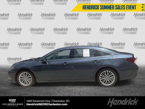 Used 2020 Toyota Avalon Limited w/ Advanced Safety Package FWD image 1