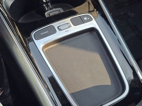 Used 2025 Mercedes-Benz GLA 250 image 21