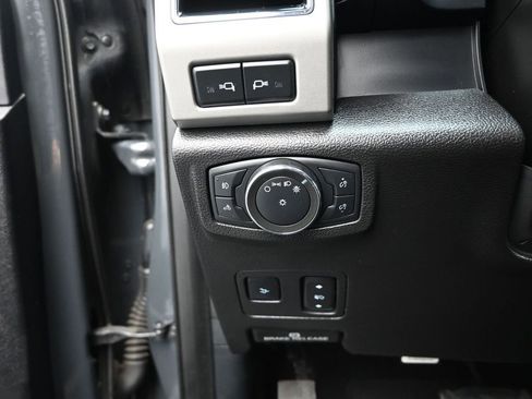 Used 2021 Ford F250 Lariat image 12