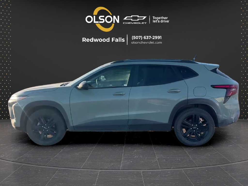 Used 2025 Chevrolet Trax ACTIV w/ Driver Confidence Package FWD image 2