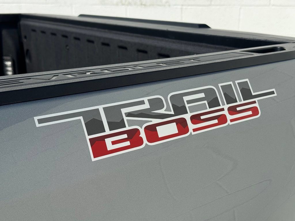 Used 2026 Chevrolet Silverado 1500 LT Trail Boss w/ Safety Package AWD/4WD image 17