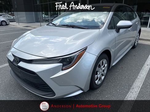 Used 2024 Toyota Corolla LE FWD image 12