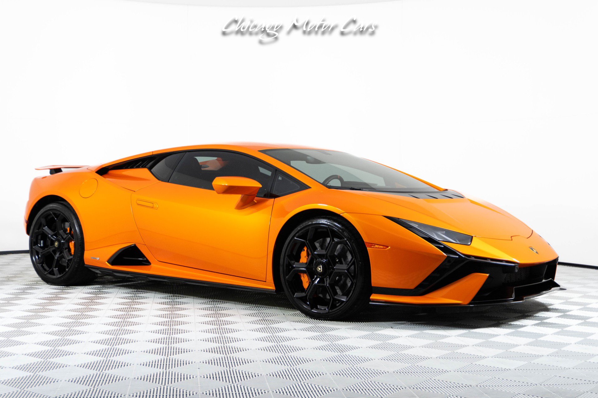 Used 2023 Lamborghini Huracan Tecnica RWD image 9