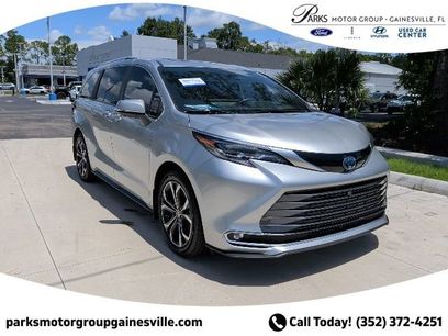Used 2025 Toyota Sienna Platinum