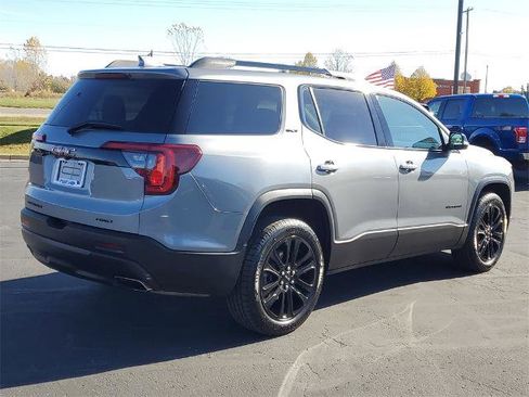 Used 2022 GMC Acadia SLT w/ Elevation Edition image 4