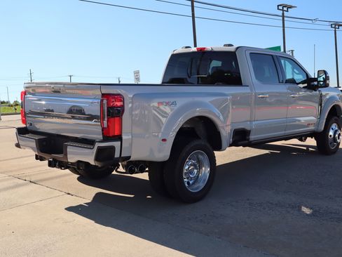 Used 2025 Ford F450 Platinum w/ Platinum Plus Package image 4