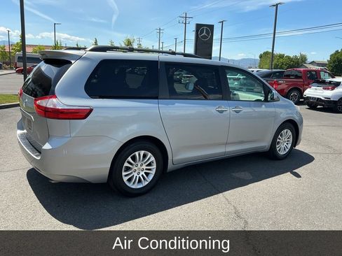 Used 2016 Toyota Sienna XLE w/ XLE Navigation Package FWD image 7