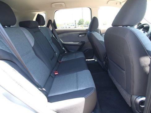 Used 2023 Nissan Rogue SV AWD/4WD image 9