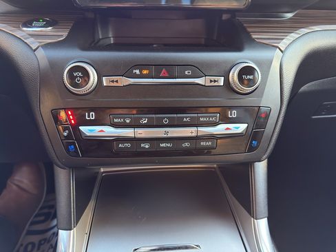 Used 2020 Ford Explorer Limited image 20