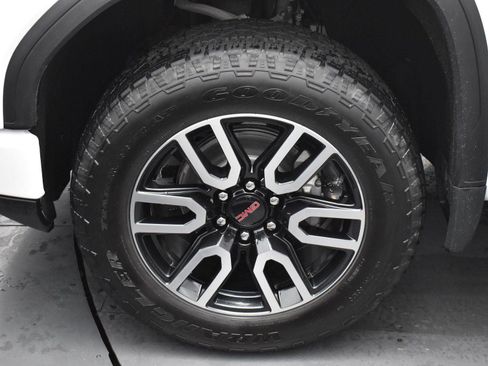 Used 2024 GMC Sierra 1500 AT4 w/ AT4 Preferred Package image 32
