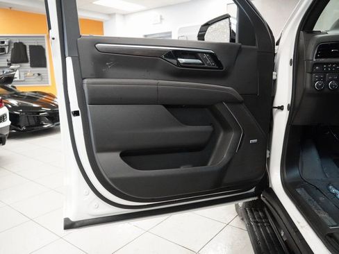 New 2025 Chevrolet Suburban Premier AWD/4WD image 5