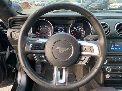 Used 2016 Ford Mustang Coupe image 13