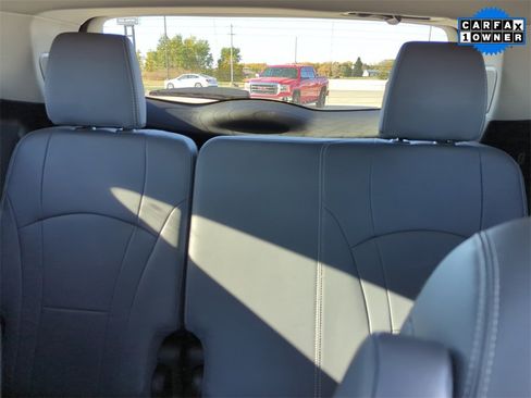Used 2020 Buick Enclave Premium w/ Sun and Sites Package image 26