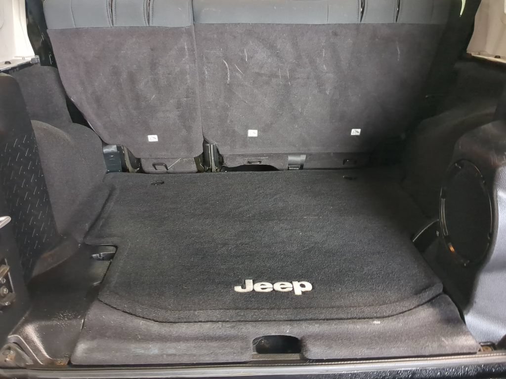 Used 2012 Jeep Wrangler Unlimited Sahara AWD/4WD image 35