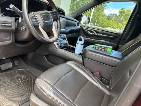 Used 2024 GMC Yukon Denali RWD image 28