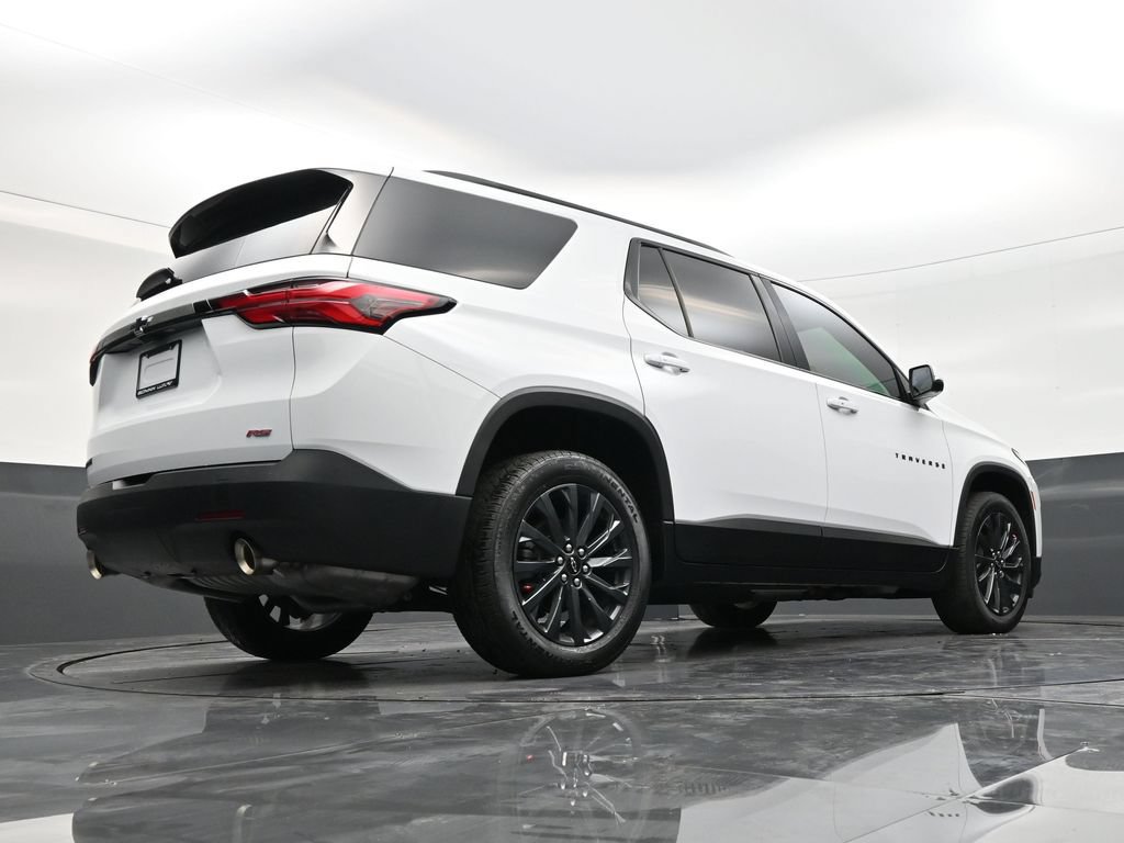 Used 2023 Chevrolet Traverse RS FWD image 23