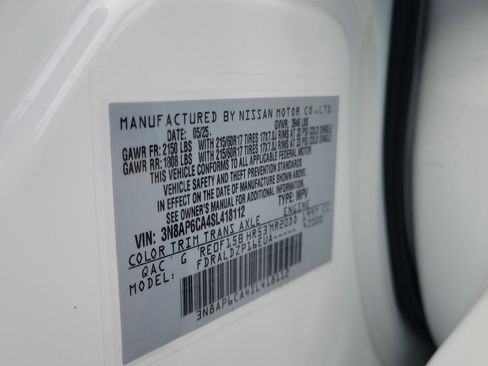 Certified 2025 Nissan Kicks SV image 9