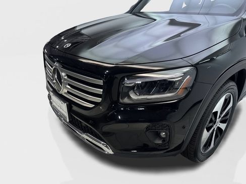Used 2025 Mercedes-Benz GLB 250 4MATIC image 16