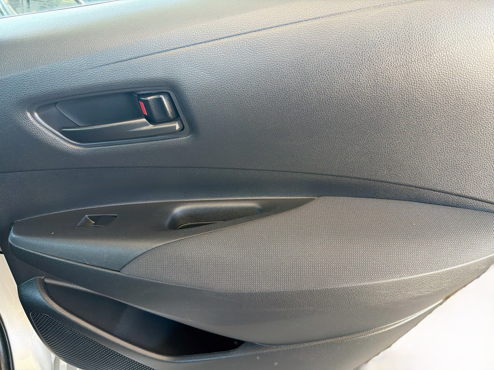 Used 2024 Toyota Corolla LE FWD image 28