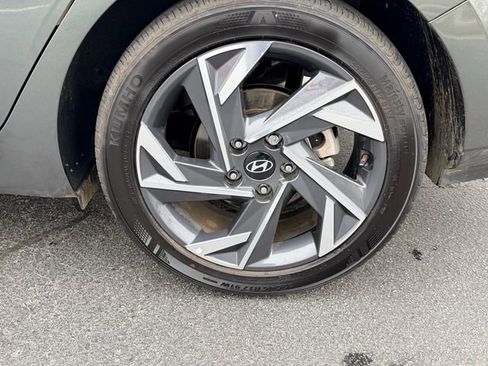 Used 2025 Hyundai Elantra Sport image 14